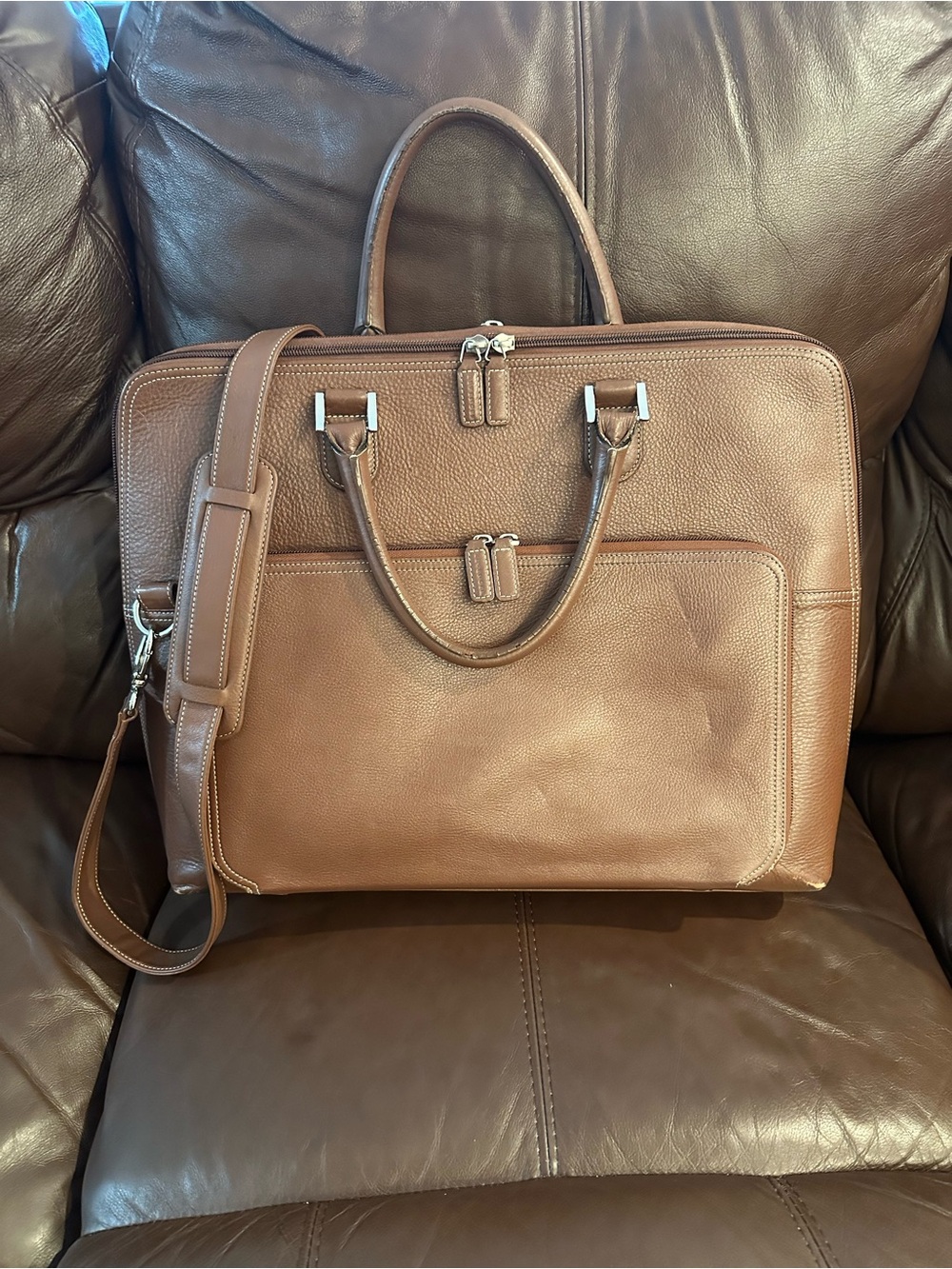 Levenger Men's Leather Satchel/Briefcase in Tan Brown